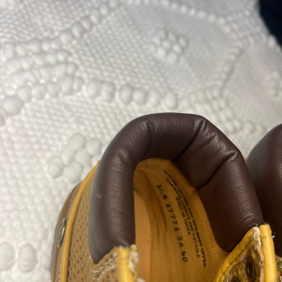 Timberland Honeycomb Boys Size 2.5M Boots these boots are waterproof. - Picture 4 of 4